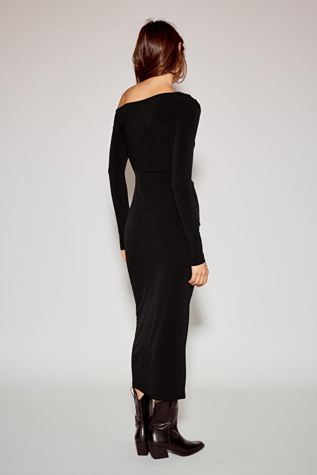 Açık omuzlu midi elbise - 4