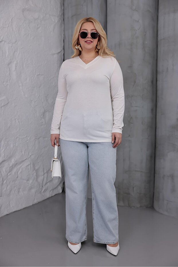 بلوزة كبيرة الحجم ذات رقبة على شكل حرف V - 2