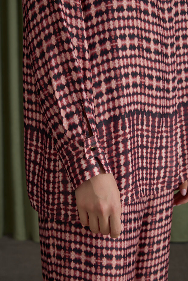 بلوزة فيسكون منقوشة باللون العنابي - 3