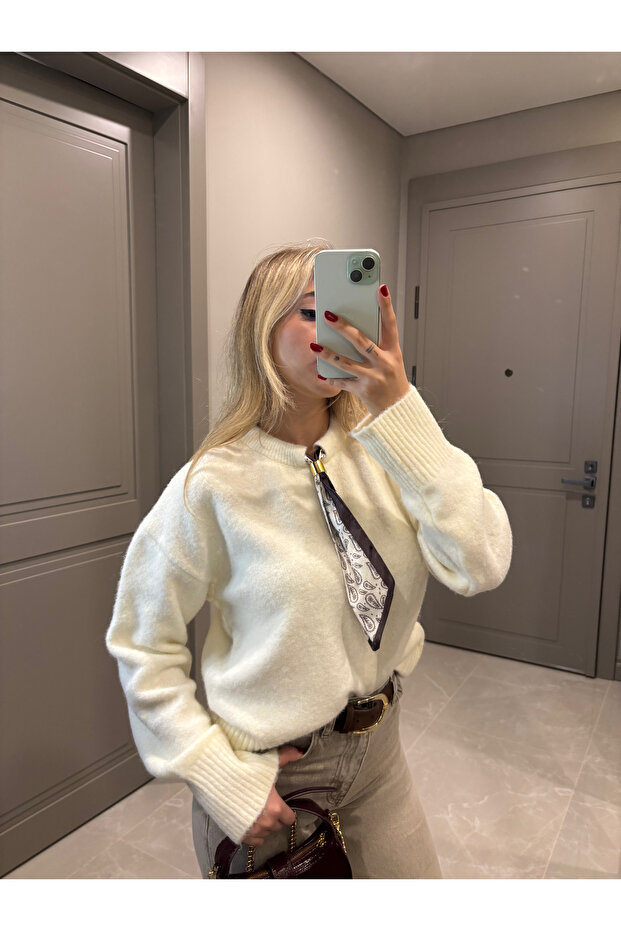 Fularlı Şık Triko Kazak - 5