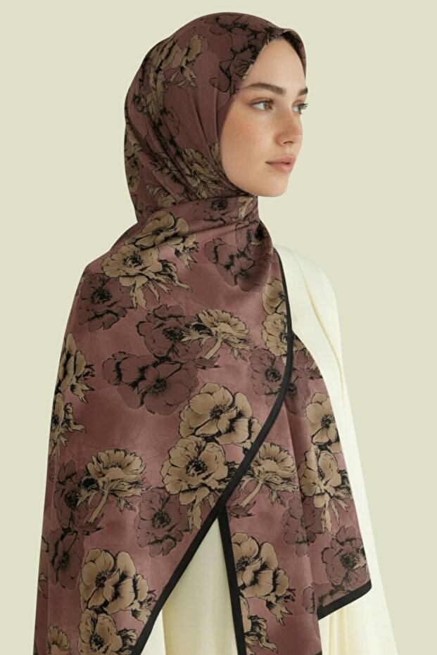 شال قطني مزين بالزهور - بنفسجي
