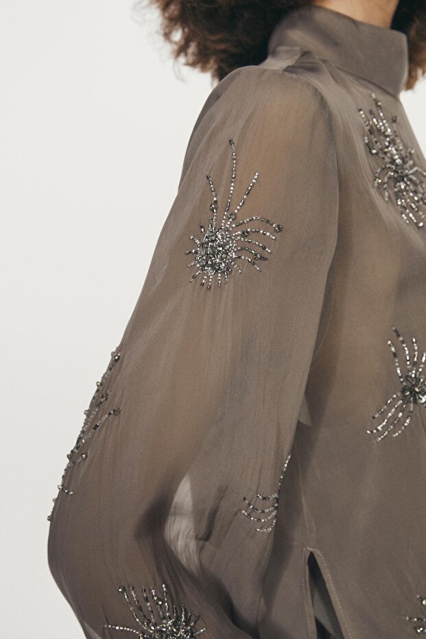 İşlemeli yarı transparan bluz - 3