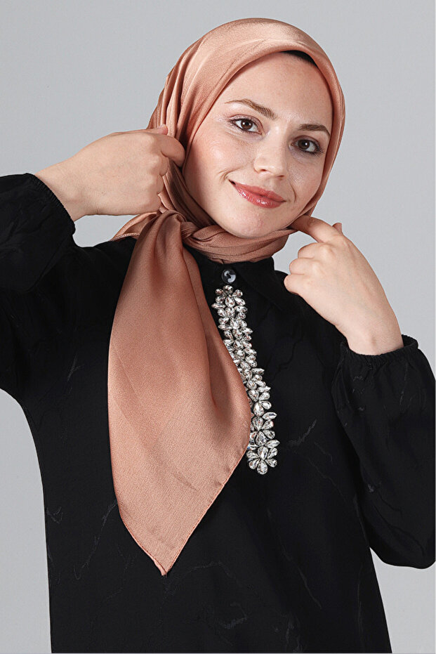 وشاح كومو ساتان V-67