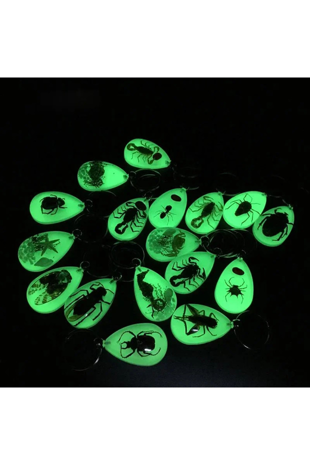 WHITE Creative Design 1PC Resin Insect Luminous Key Chain Noctilucent Scorpion Insect Specimen Penda