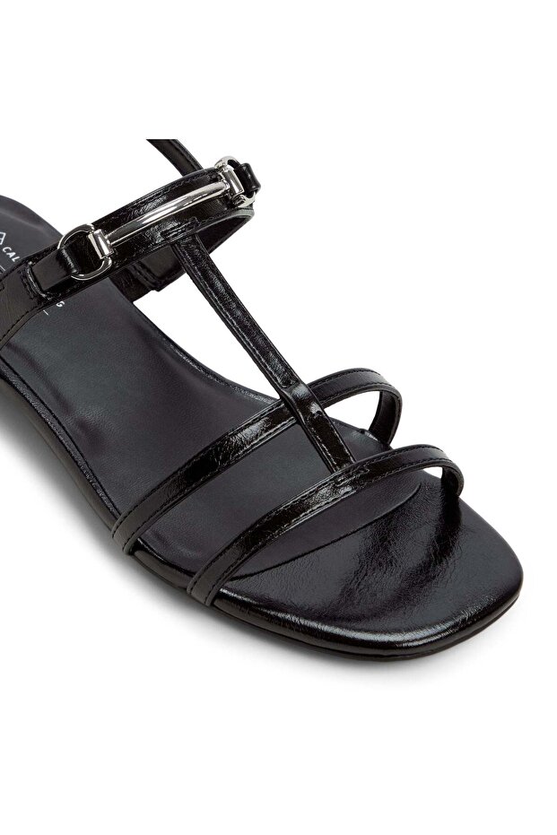 Mattea / Flat Sandals - 6