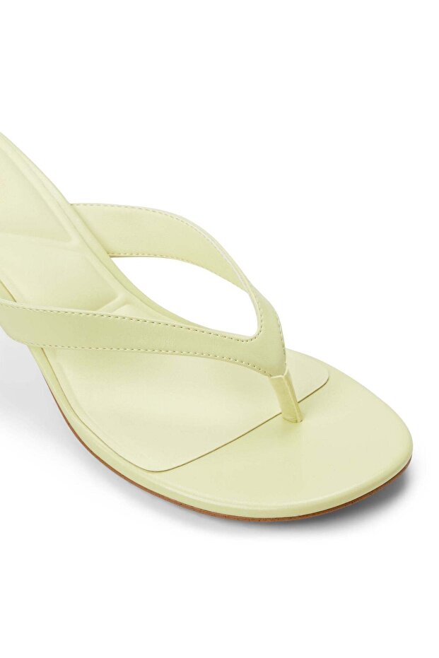 صنادل بكعب عالٍ - 5