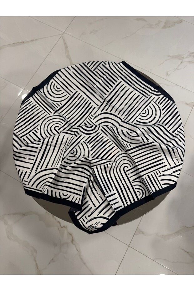Women's Tivil Silk Scarf Ecru 90 X 90