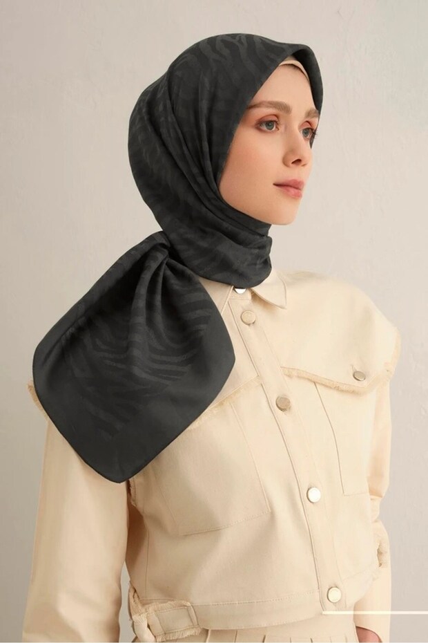 وشاح بامورا عصري أنيق مدخن