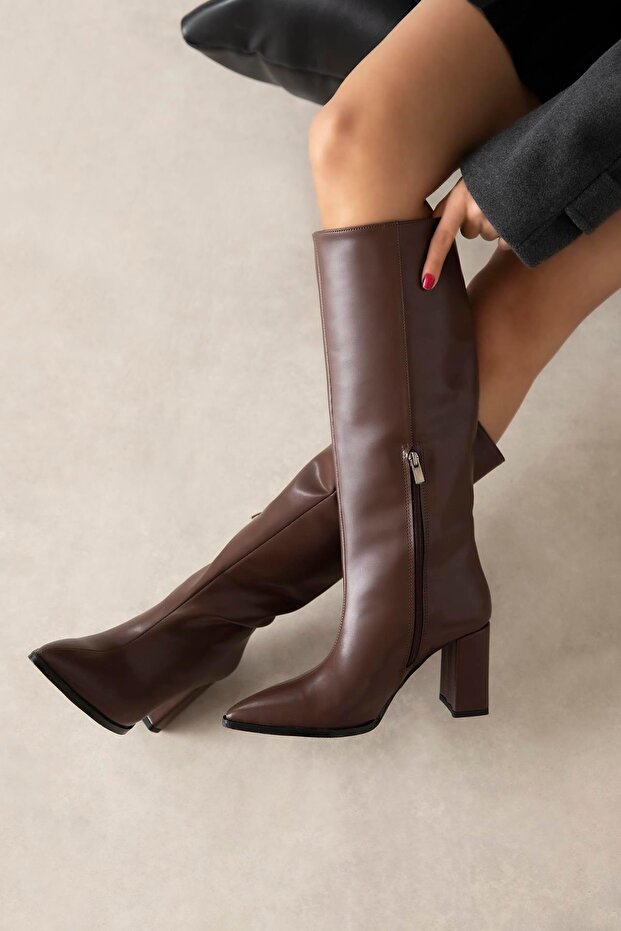 Nicola Women's Pointed Toe Leather Boots Brown
