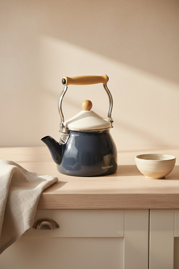 Nostalgia Wooden Handle Kettle Dark Gray
