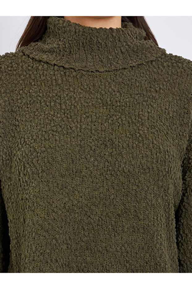 كنزة صوفية بياقة عالية سادة - 3