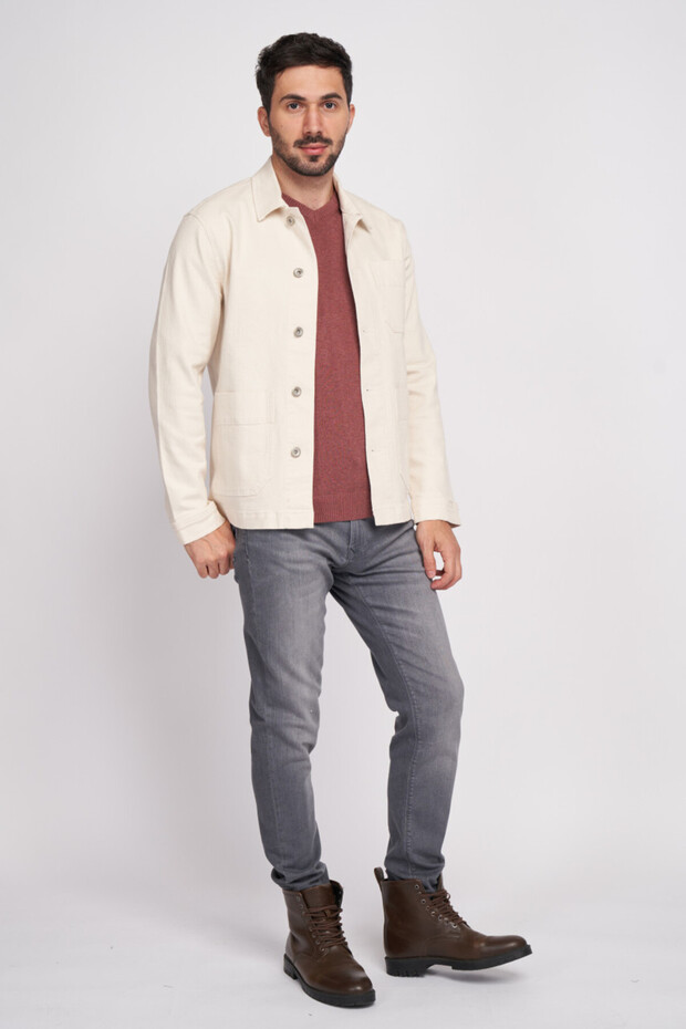 Men's denim jacket with patch pockets - 10