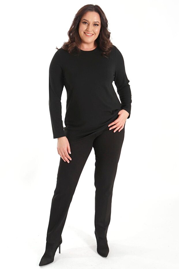 بلوزة سوداء كبيرة الحجم من Trend42plus بياقة دائرية - 4