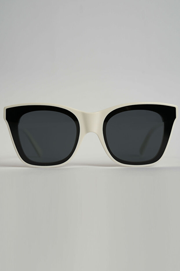 7008 Wht 62-17-145 Sunglasses