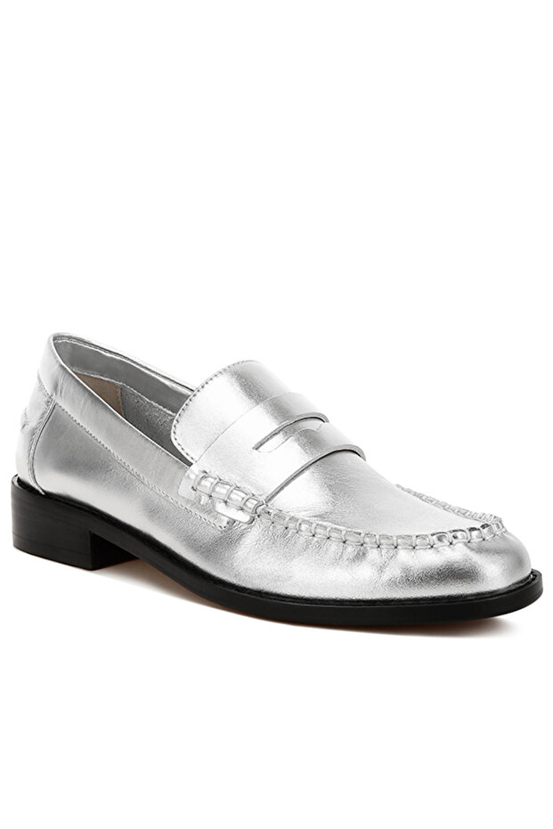 Women Genuine Leather Loafers in Silver