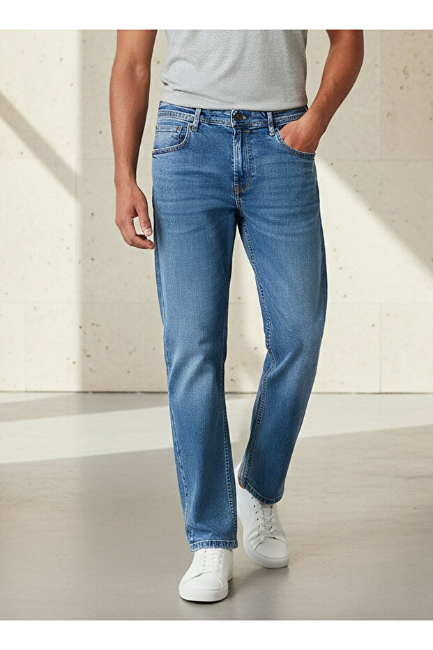 Men Straight Fit Flexi Waist Pocket Jeans