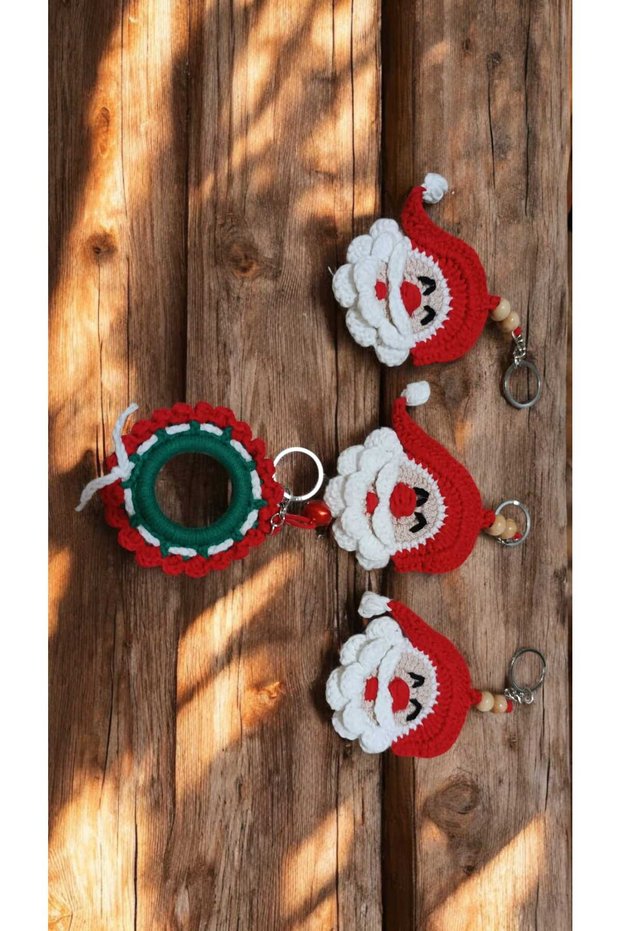 4-Piece Cute Christmas Themed Amigurumi Hand-Knitted Keychain and Bag Accessory, Christmas Gift