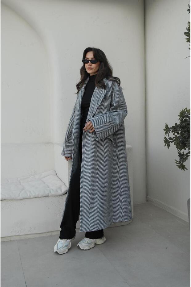 Light Gray Herringbone Patterned Coat - 4