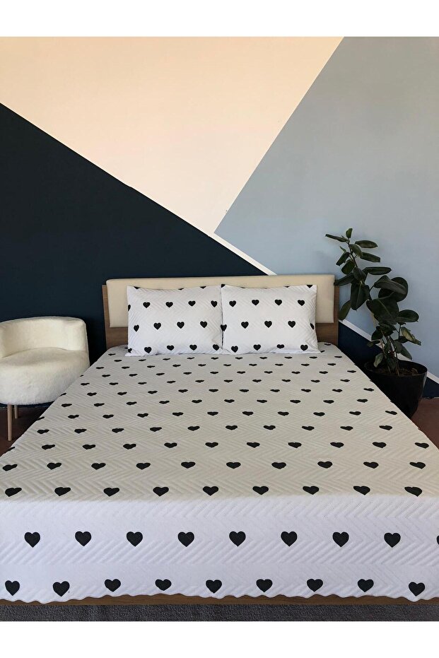 Heart Double Size 3 Piece Bedspread Set - 200X240 cm - White Black with Pvc Bag