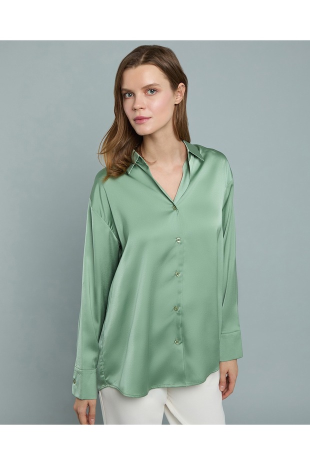 Solid Shirt With Classic Collar And Long Sleeves