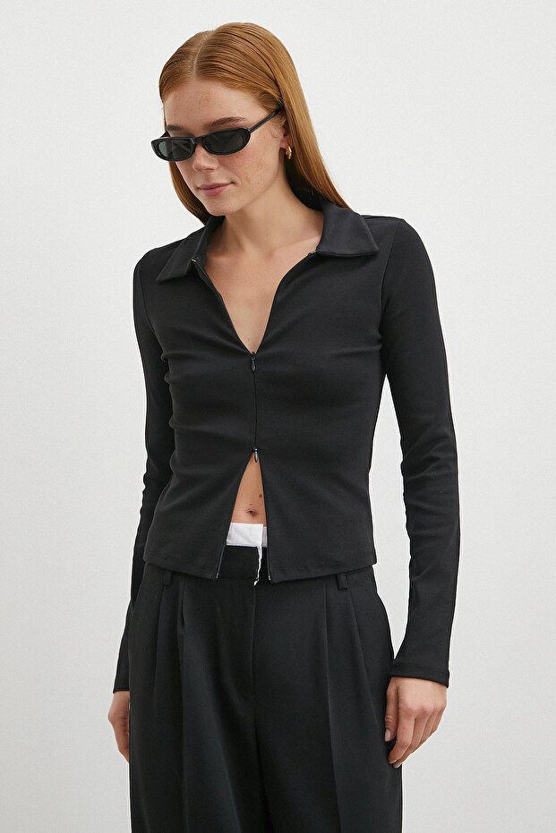 بلوزة بياقة وسحاب مزدوج باللون الأسود - 4