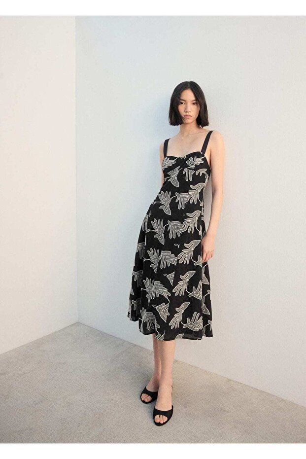 Çiçek işlemeli elbise - 2