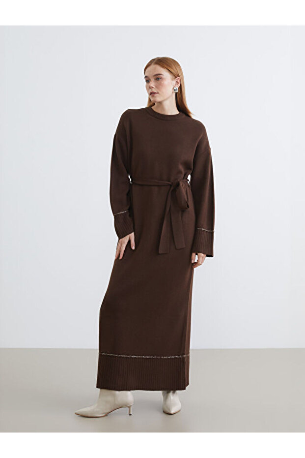 Esvab • Modern & Distinctive Zero Roba Collar Belted Knitwear Dress