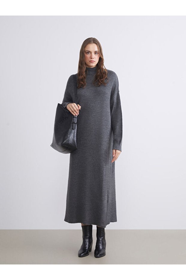Uzg Store's High-Necked Knitwear Dress for Style Enthusiasts