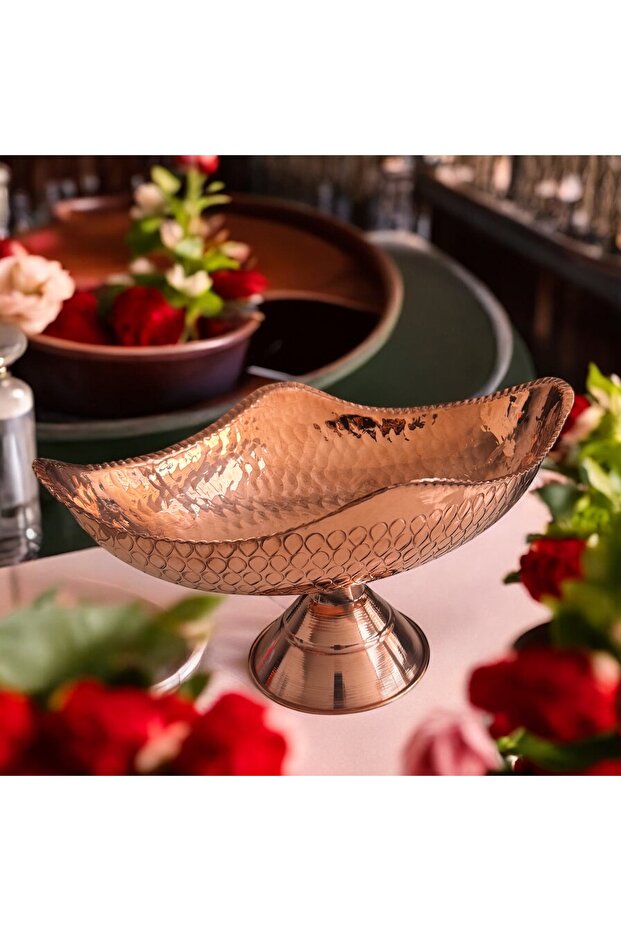 عربة نقل نحاسية متوسطة الحجم - 1