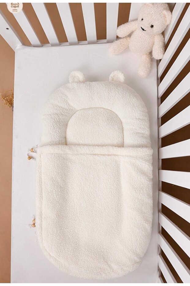 سرير Babynest للرضّع من فرو Tedy Plush مع قماط، مناسب للاستخدام بجانب الأم