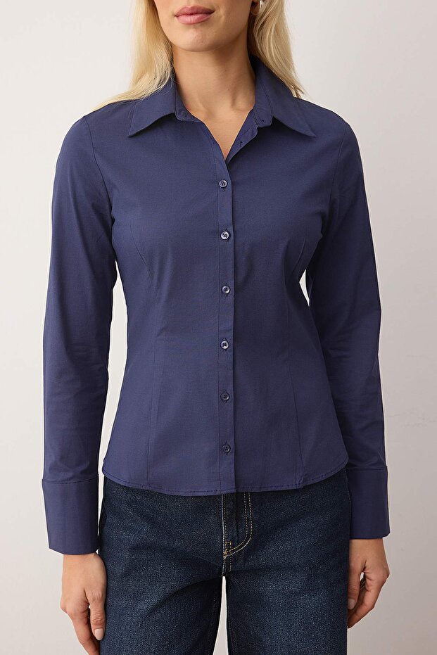 Wardrobe Essentials Lacivert Hafif Bele Oturan Pamuklu Dokuma Gömlek TWOAW26GO00022 - 3