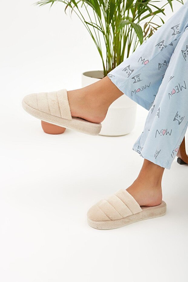 Bej Önü Kapalı Sessiz Taban Terlik Ev Terliği - 4