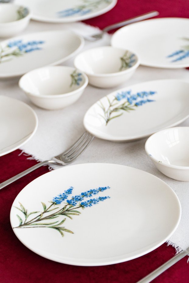 Lavender 16 Piece Porcelain Breakfast Set for 6