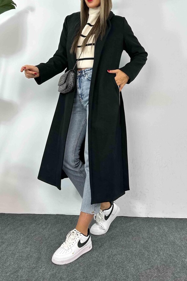 PREMIUM COAT WITH BLACK BELLET