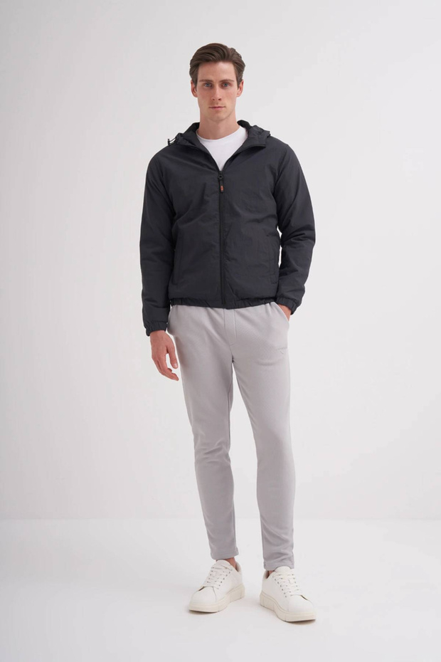 معطف ربيعي من قماش كرينكل الأساسي ذو قصة عادية - 1