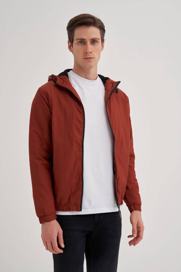 معطف ربيعي من قماش كرينكل الأساسي ذو قصة عادية - 2