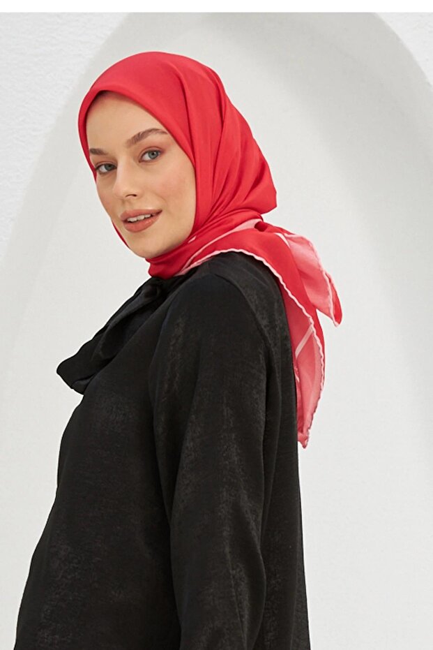 وشاح قطني أحمر منقوش من الفيسكوز