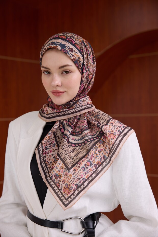 وشاح ناعم من وينتر بلوم 1242 بني حليبي