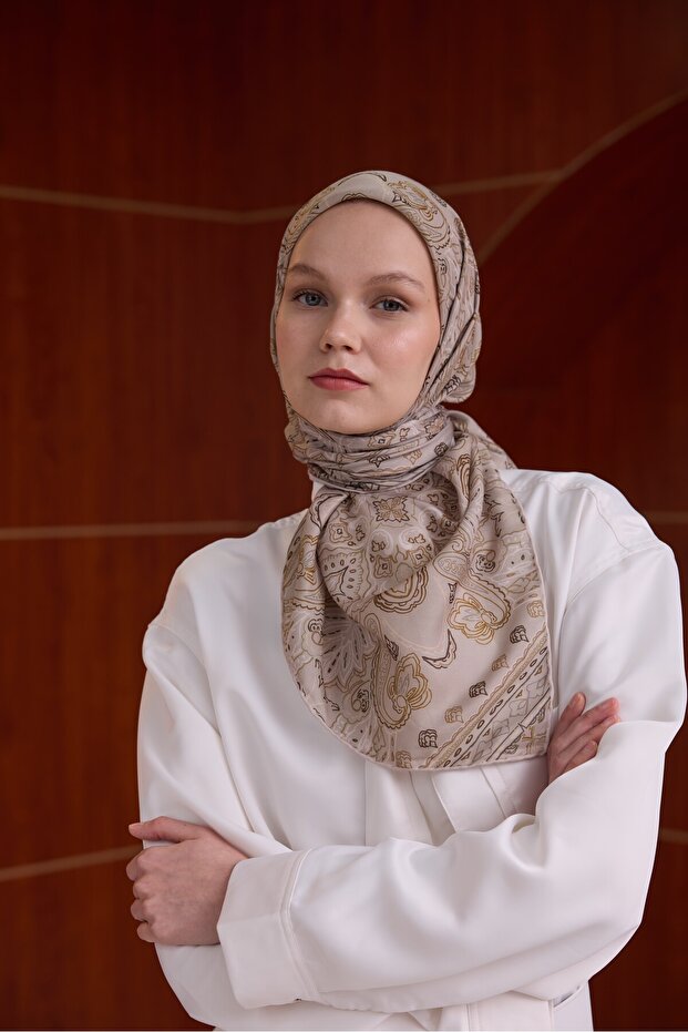 وشاح ناعم من وينتر بلوم 1243 بني حليبي