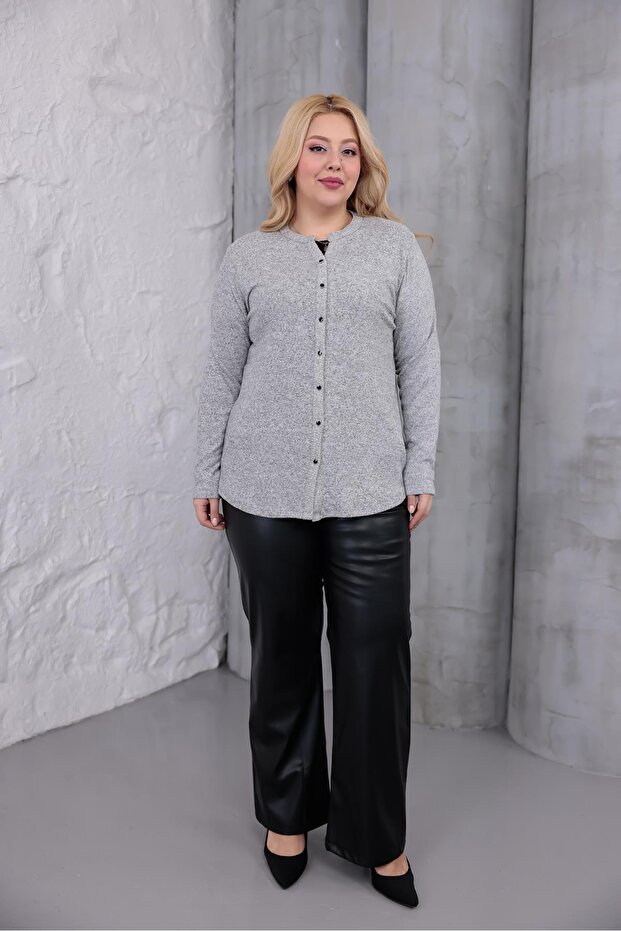 سترة ناعمة بأزرار كبيرة الحجم - 4