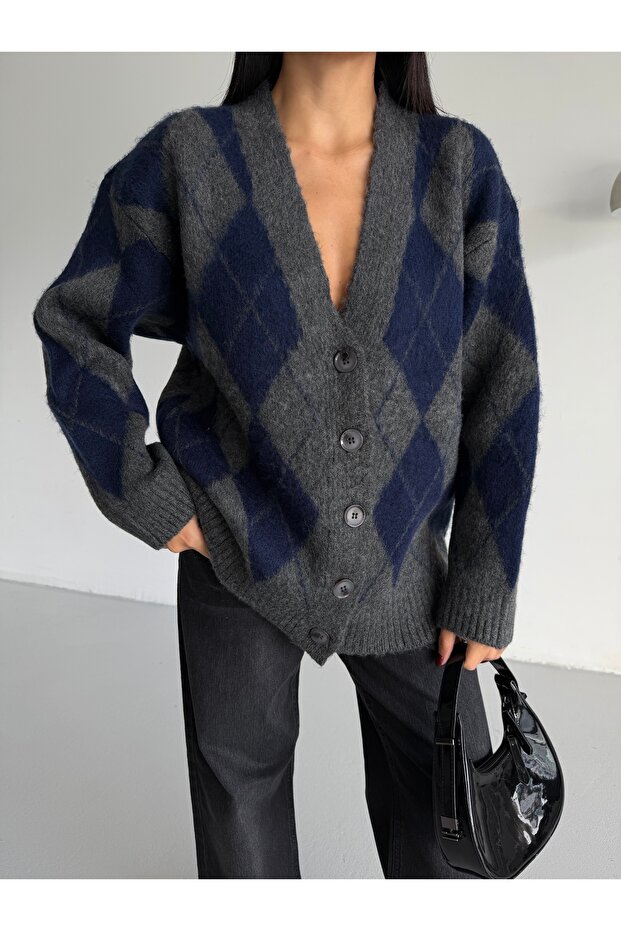 Baklava-Patterned Soft Women's Knit Cardigan