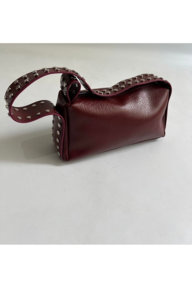 Stud Detaylı Kadın - 3