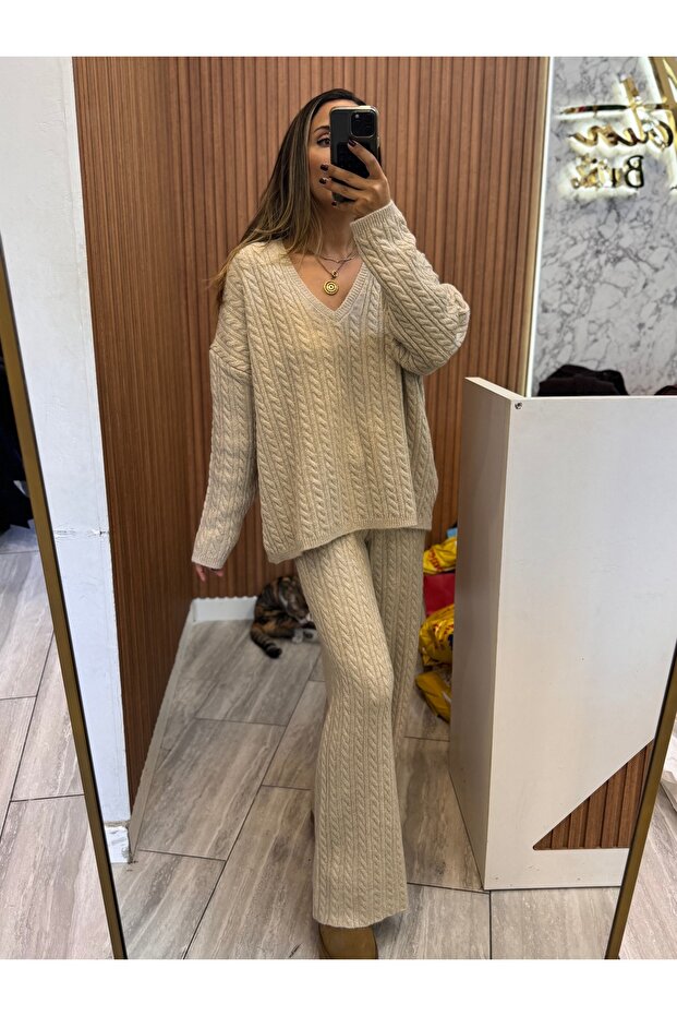 V-Neck Knitwear Set
