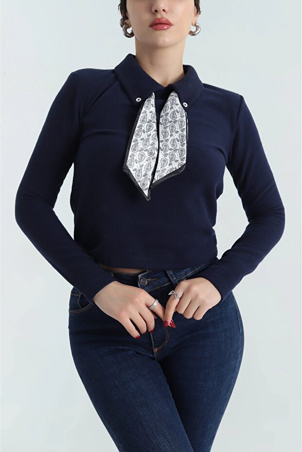 Scarf detailed thessaloniki sweater