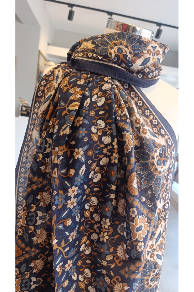 Scarf Diamond Adel Shawl
