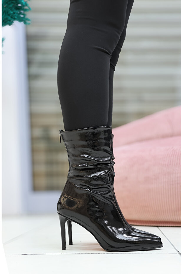 Ökçeli Kadın Bot - 3