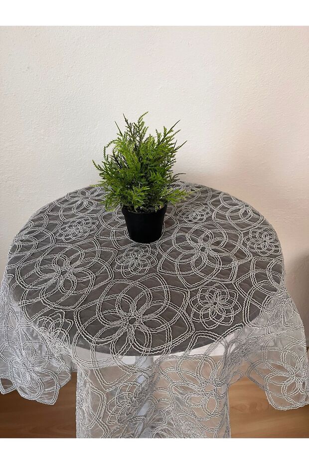 Fiskos Tablecloth Tulle Guipure
