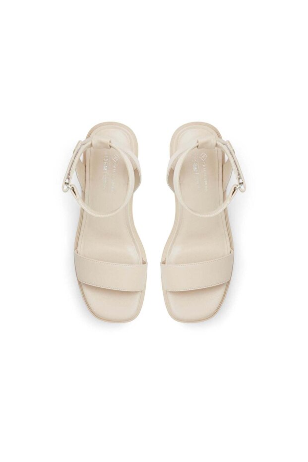 صنادل بكعب عالٍ - 5