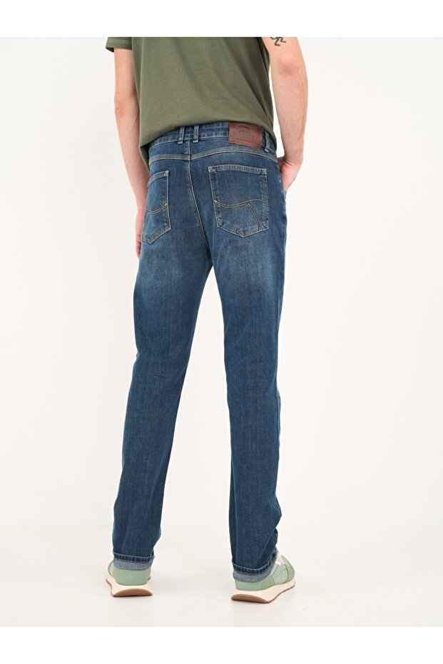 Blugi barbat regular cu aspect decolorat - 4