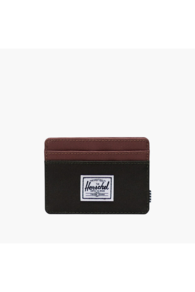 حامل بطاقات RFID من شركة Herschel Supply Co، بتصميم كتل الألوان
